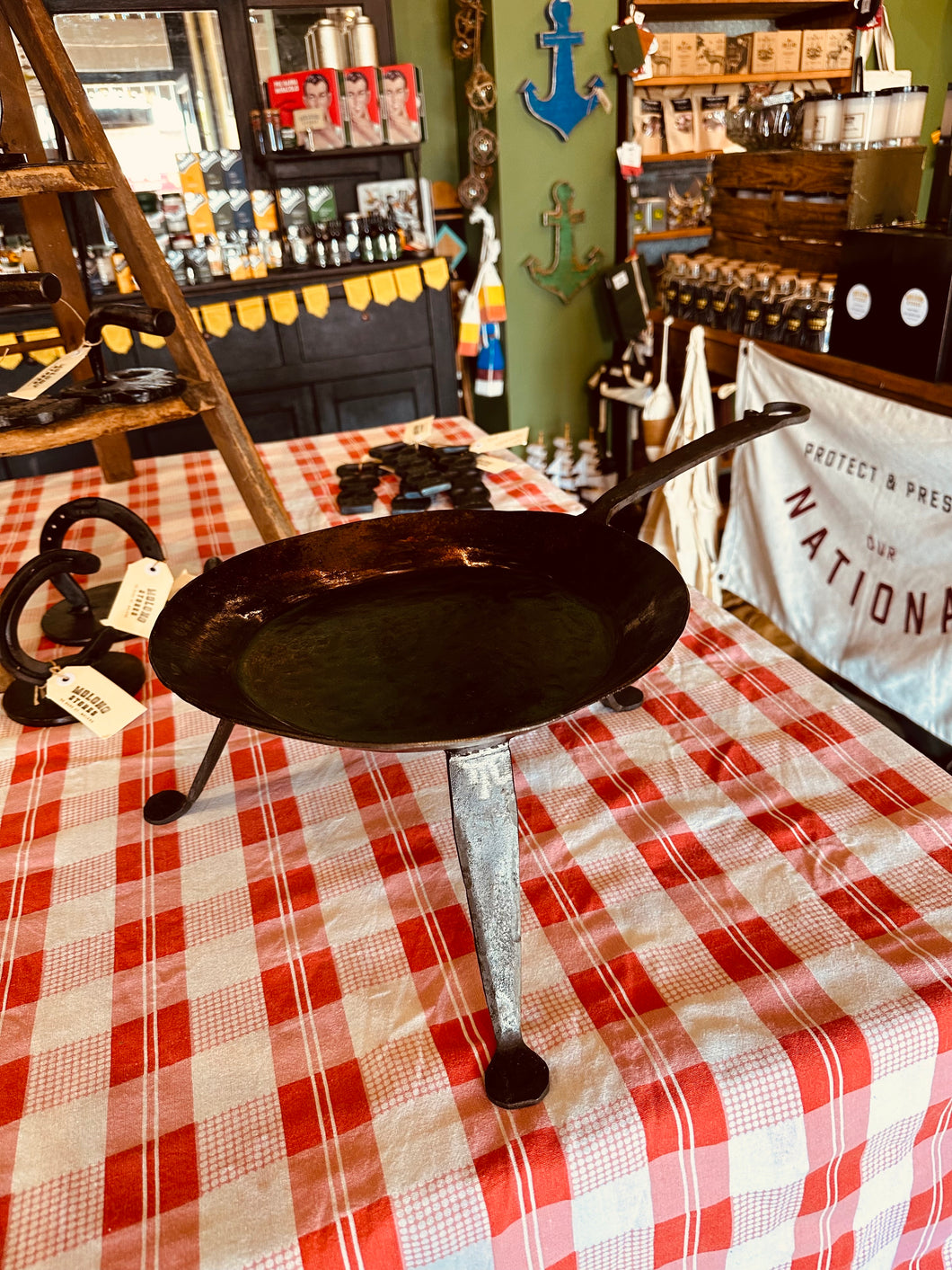 Cowboy Fry Pan on Stand