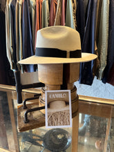Load image into Gallery viewer, Panama hat by Camilo
