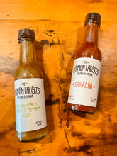 Load image into Gallery viewer, Kiwi, Jalapeño and Cracked Pepper Sauce
