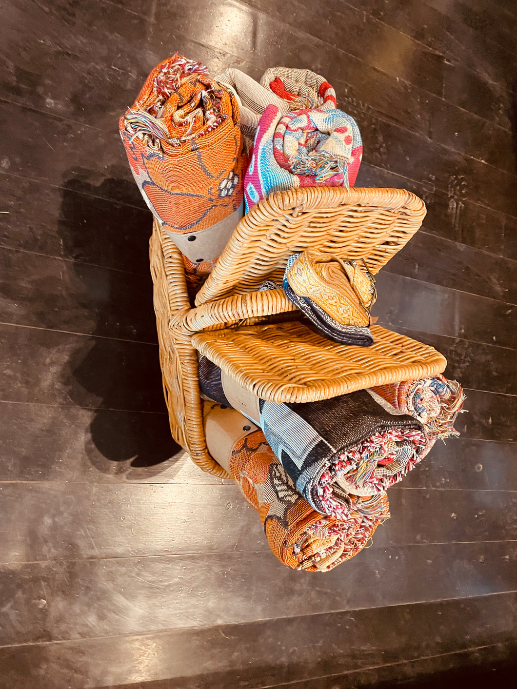 Hendeer Throw