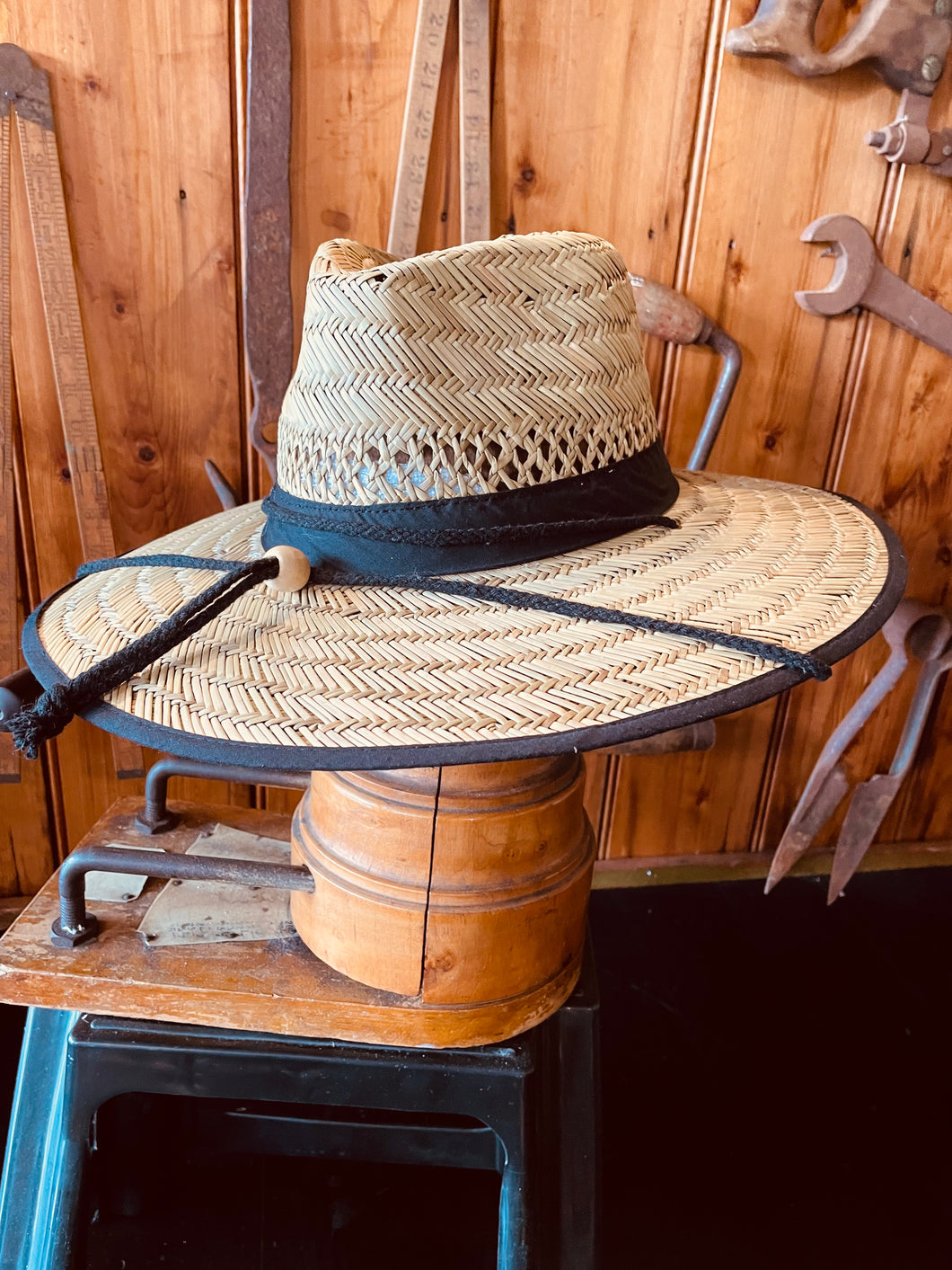 Harvester straw hat with cotton Trim and toggle